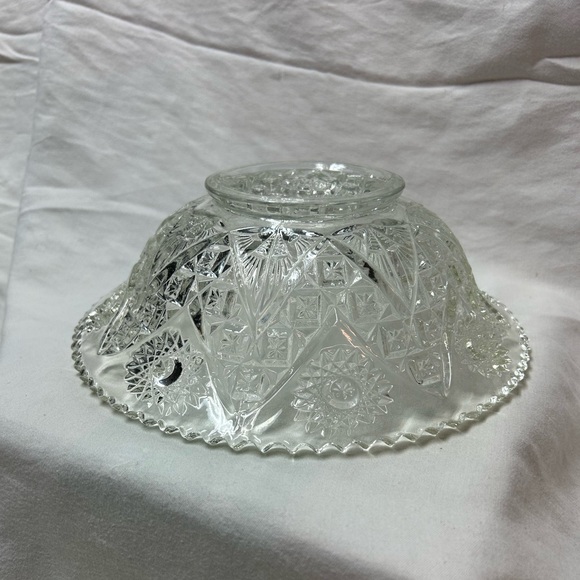 Imperial glass line 347 crystal large berry bowl with sawtooth edges. - Picture 5 of 5